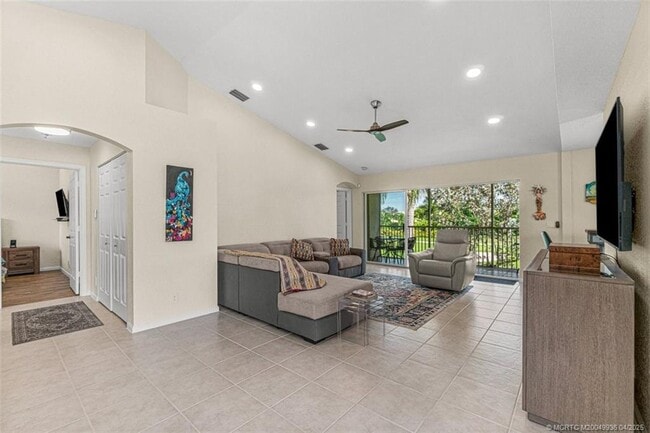 Building Photo - 8050 Aberdeen Dr Unit 202