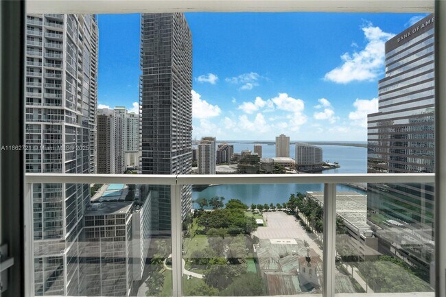 Photo - 500 Brickell Ave Unidad 2702