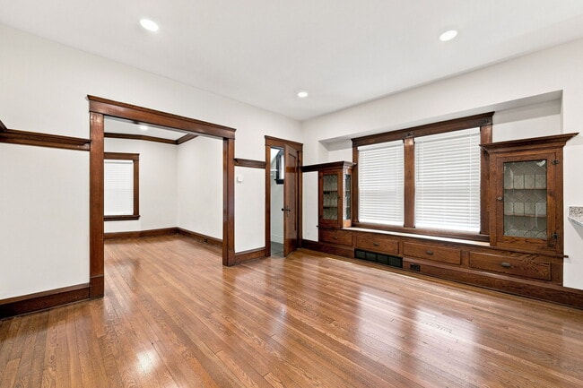 Photo - 1320 W 64th St Unit Newly Renovated Gordon Sq Apt