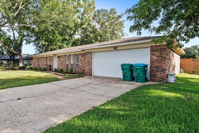 Photo - 2315 Robert Dr