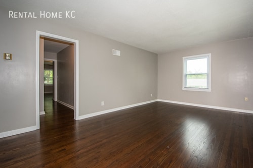 Photo - 6621 W 73rd St