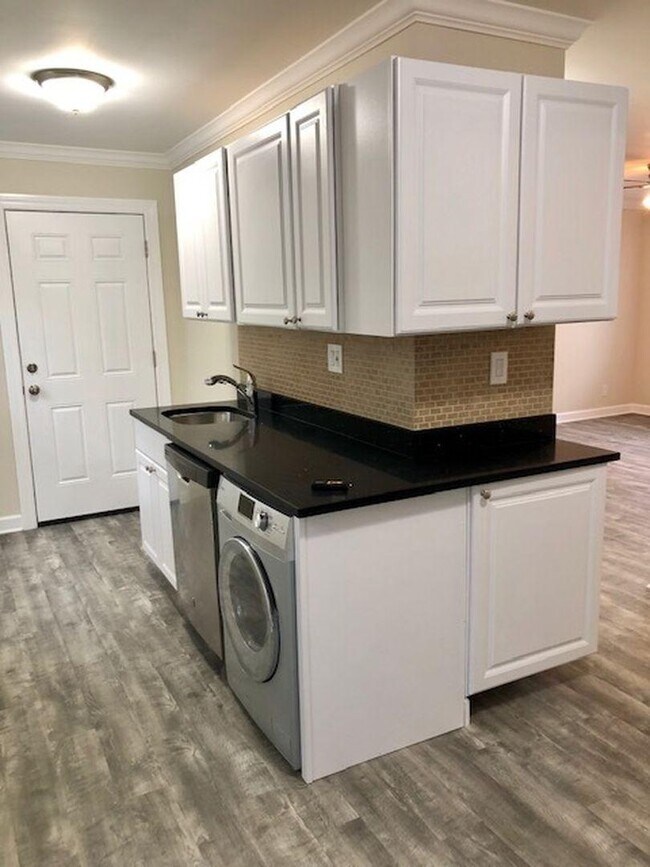 Photo - 1 bedroom in Chicago IL 60657 Unidad 3S