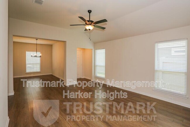 Photo - 3050 Dade Loop