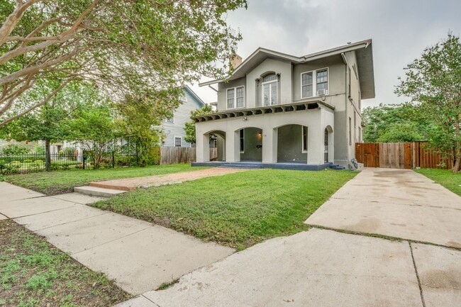Photo - CHARMING 4-BEDROOM HISTORIC HOME IN TOBIN HILL