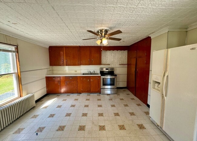 Building Photo - 12 Belding St Unit A Rental