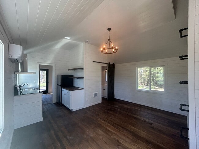 Photo - 760C Braig Road
