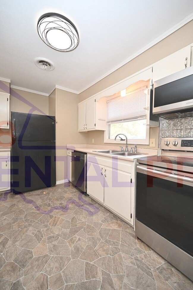 Photo - 1707 Lind Dr
