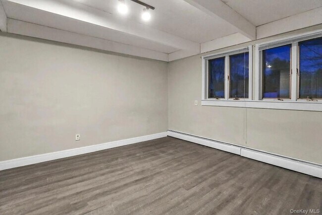 Photo - 44 University Heights Dr