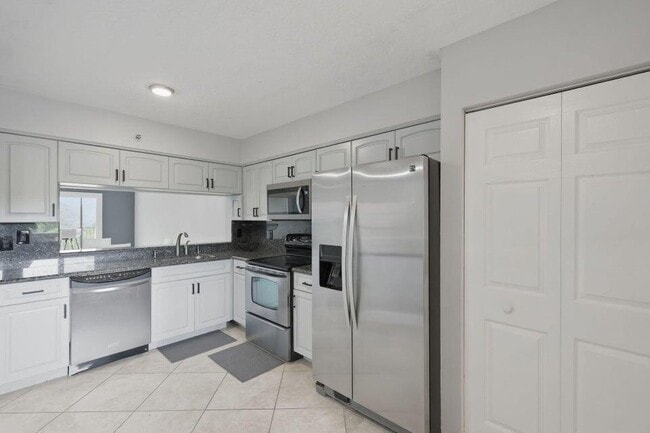 Photo - 2206 S Cypress Bend Dr Unit 401