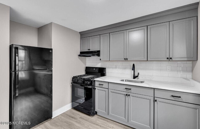 Photo - 700 Fifth Ave