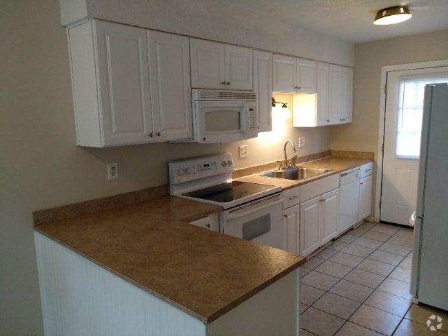 Building Photo - 441 Hickory Hill Dr Rental