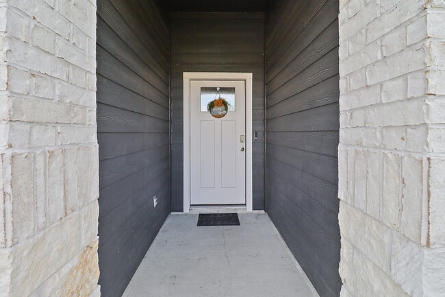 Photo - 127 Walnut Hl Ct