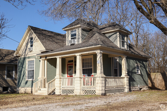 Building Photo - 1037 W State St Rental