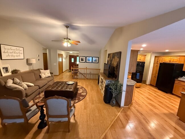 Photo - 675 Clarence Ave