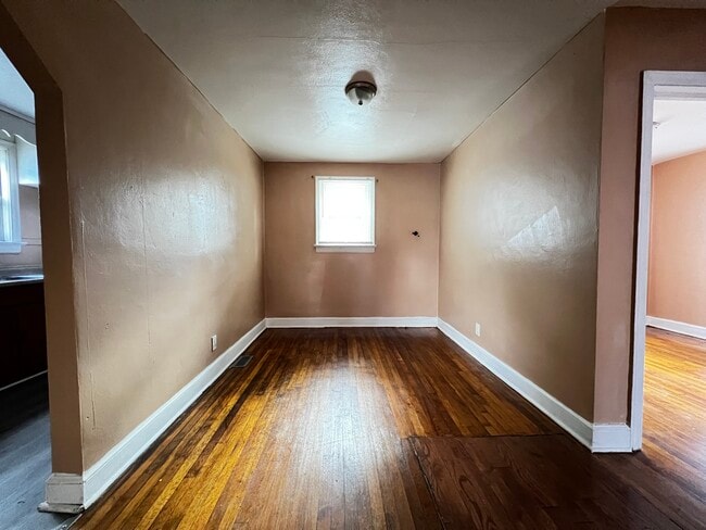 Photo - 728 Harrison Ave NW