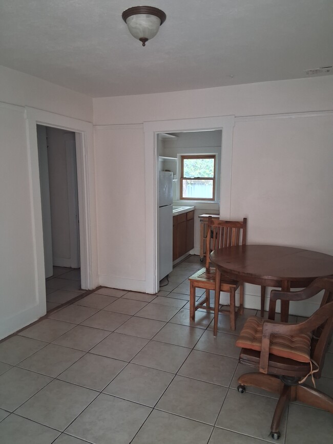 Photo - 631 S Bean Ave