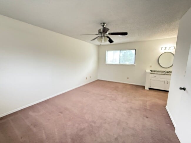 Photo - 3 Bedroom Duplex: One bed Downstairs, 2 large bedrooms upstairs
