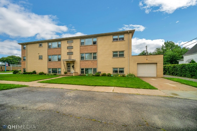Photo - 3205 W 97th St Apartment Unit 1S