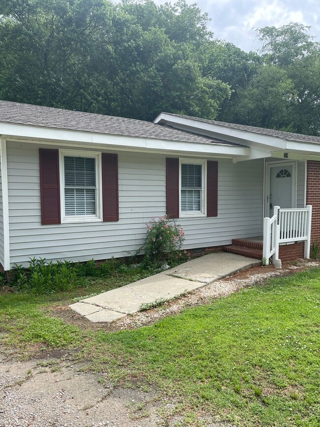 Building Photo - One story duplex