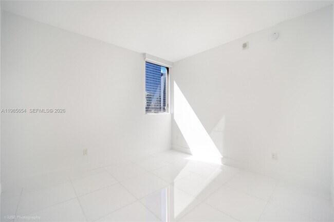 Photo - 1300 Brickell Bay Dr Unit 1803