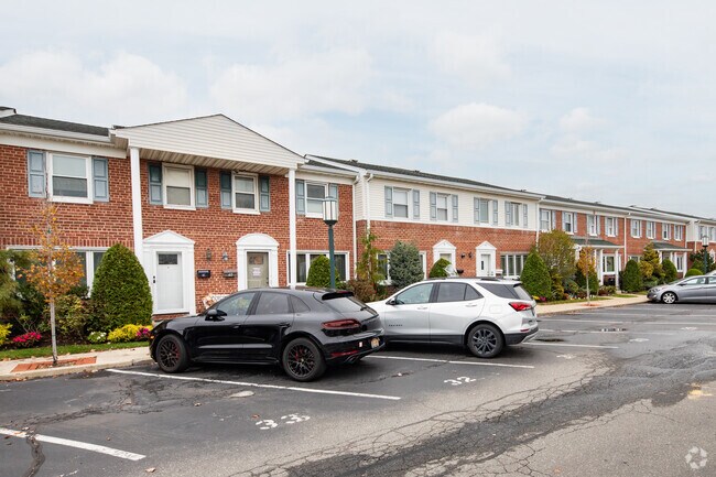 Photo - The Valley Townhouse Condominiums