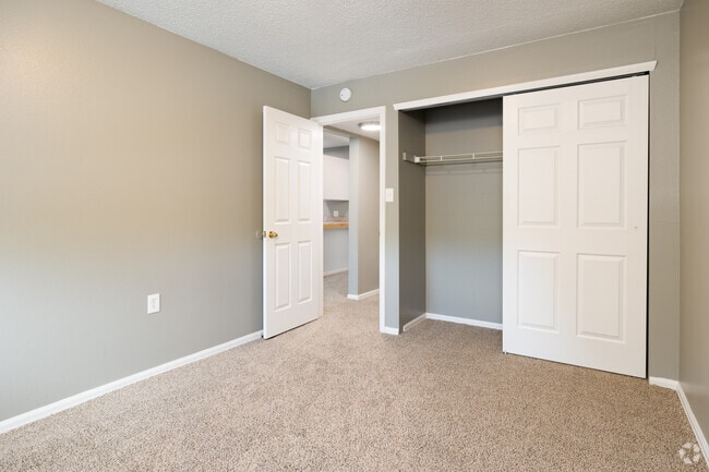 1BR, 1BA - 614SF