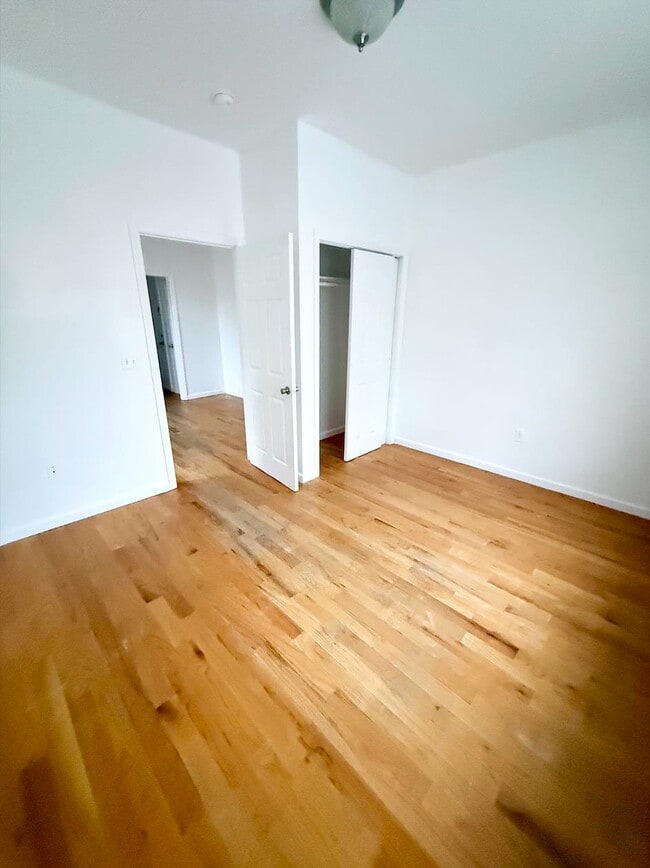 Building Photo - 132 39th St Unit A2