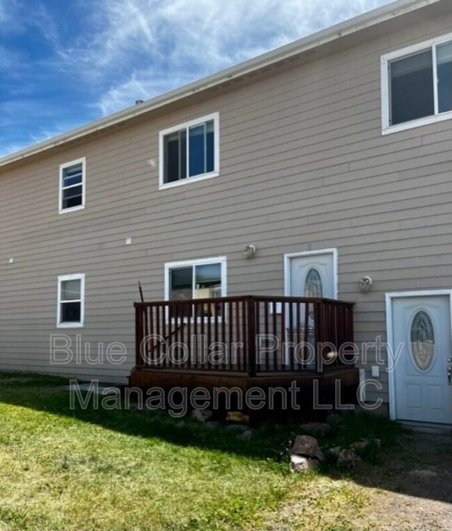 Photo - 104 College St