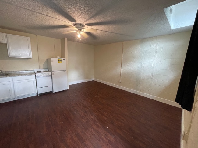 Photo - 227 N 5th Ave