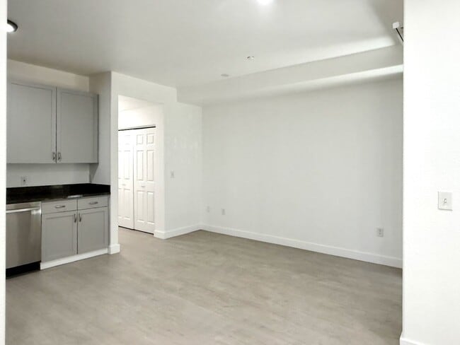 Photo - 1121 40th St Unidad 4105