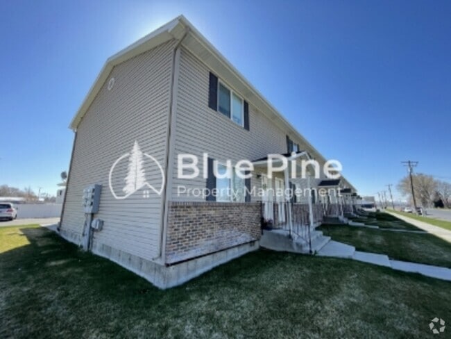 Building Photo - 345 S Byron Ave Unit 12 Rental
