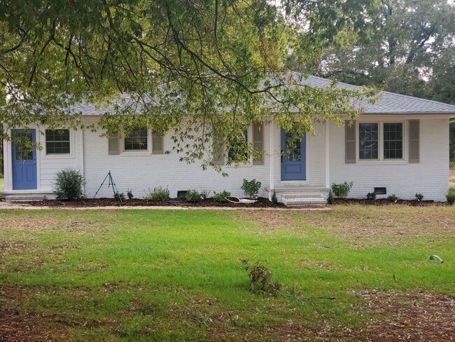 Photo - Newly Renovated 3 bedroom Single Family Ho...