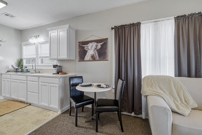 Photo - 701 Pine St Unidad 701-3