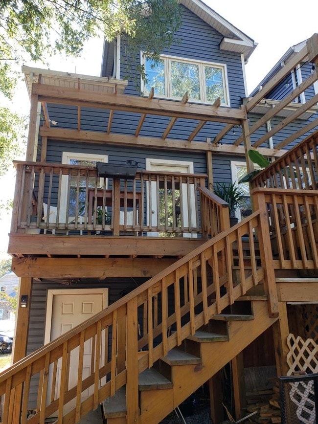 Entrance - 3117 Chestnut St NE Unit A