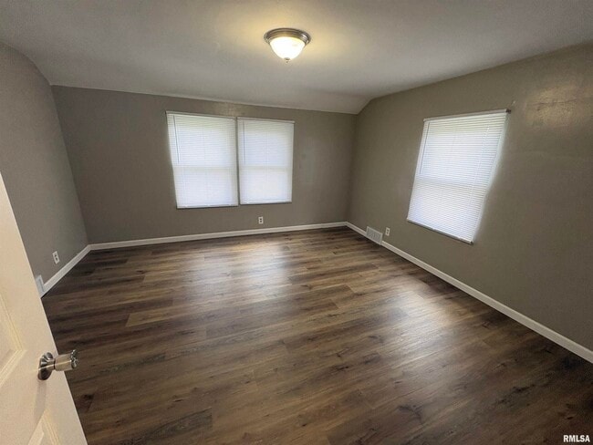 Photo - 1404 N Broadway St