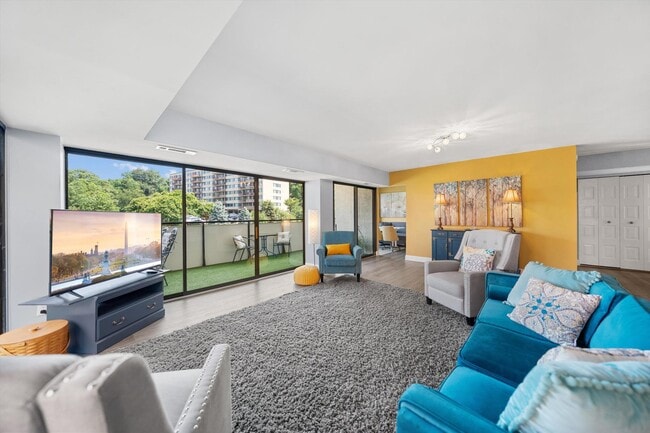 Photo - 5300 Columbia Pike Unit # 315