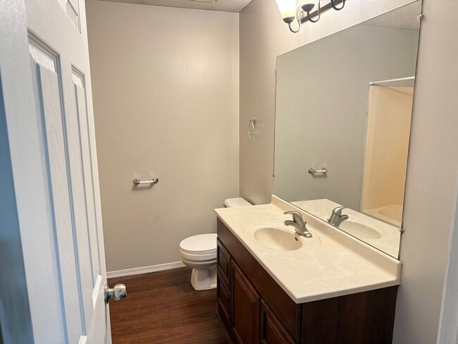 Photo - 1414 Croxton Ave Unit 5
