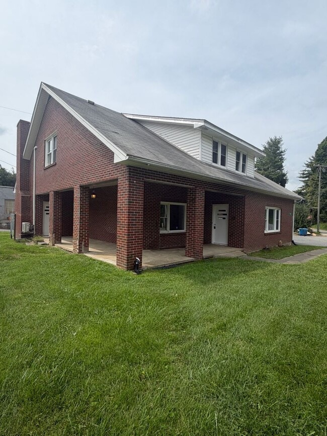 Photo - 196 Perkinsville Dr