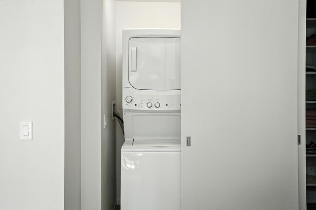 Photo - 64 E Wacker Pl