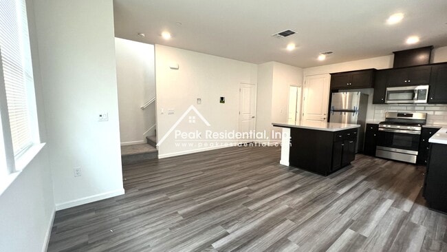 Photo - Newer 3bd/2.5ba North Natomas Townhouse with 2 Car Garage!