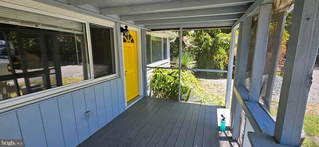 Photo - 1398 Nancy St