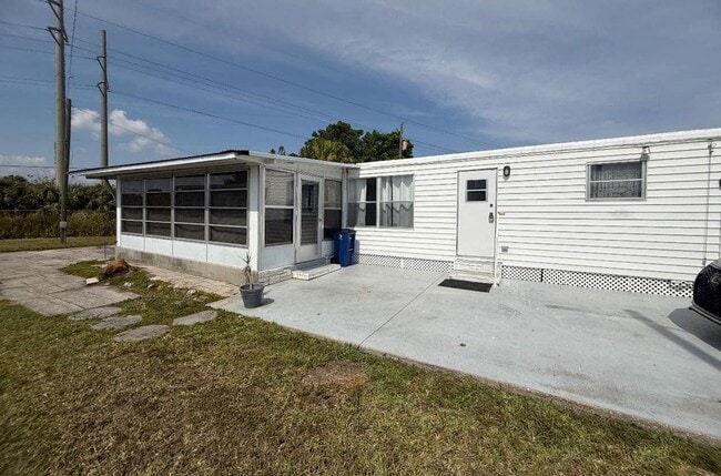 Photo - **FIRST MONTHS RENT FREE** 2 Bedroom Mobile home with Spacious yard!