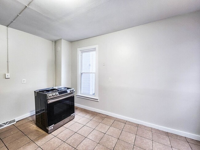 Photo - 2 Bedroom Apartment Near Science Hill Unit 1L