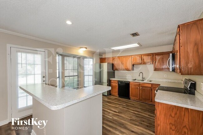 Photo - 1523 Stratford Dr