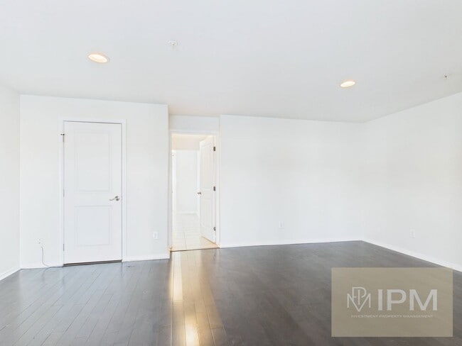 Photo - Beautiful 4 Bedroom, 2.5 Bath Townhome in Regents Glen!