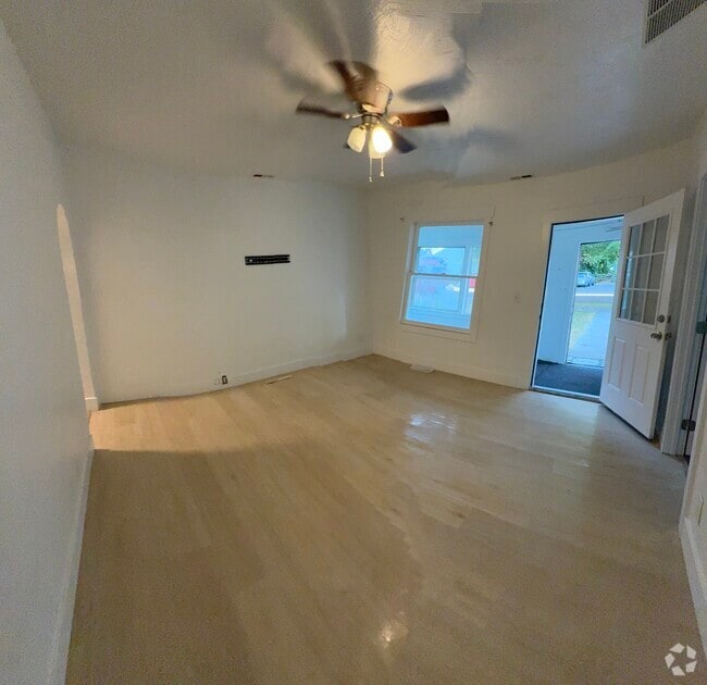 Building Photo - 370 H St Rental