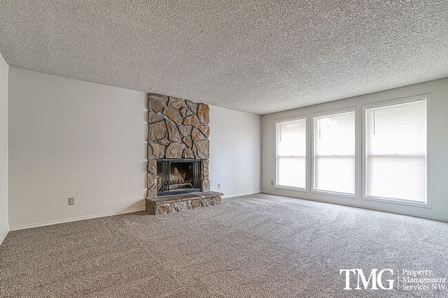 807 SE 141st Ave