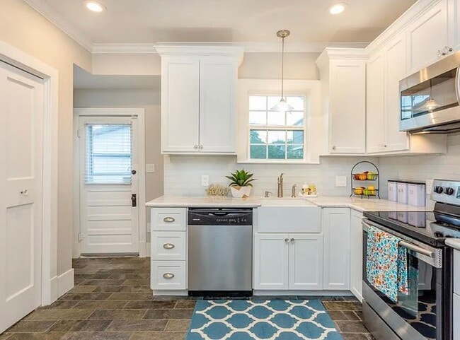 Photo - 205 E 24th St
