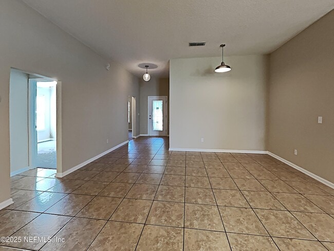 Photo - 1865 Woodland Glen Road