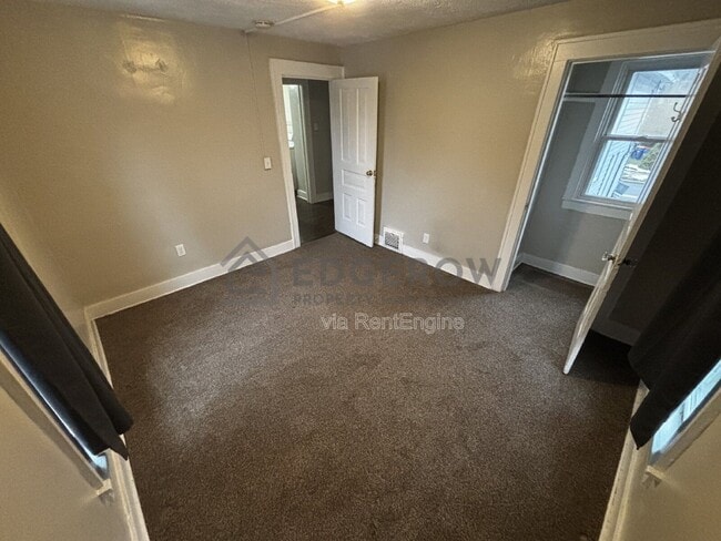 1263 College Ave NE